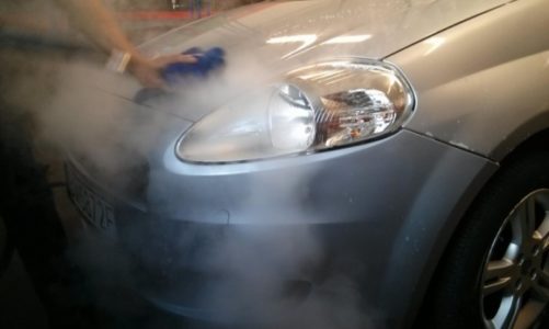 Ile wody potrzeba do umycia auta?