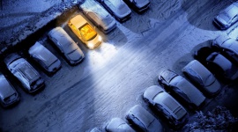 Przyjemne ciepło dla każdego BIZNES, Motoryzacja - Zima to dla kierowców najtrudniejsza pora roku. Opady deszczu i śniegu, ograniczona widoczność a szczególnie ujemne temperatury mogą sprawić wiele kłopotów. Istnieje jednak prosty sposób na przyjemne użytkowanie auta zimą – ogrzewanie postojowe Webasto.