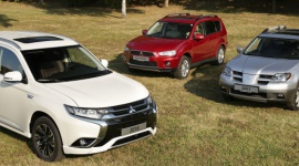 Mitsubishi Outlander przekracza granice od 15 lat! BIZNES, Motoryzacja - Rodzina Mitsubishi Outlandera - znana dziś głównie za sprawą popularnego wariantu PHEV, będącego najlepiej sprzedającą się hybrydą typu plug-in na świecie - ma za sobą 15-letnią historię sukcesu, której zwieńczeniem są znakomite wyniki sprzedaży.