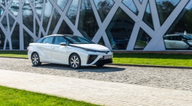Elektryczna Toyota do 2020 roku? BIZNES, Motoryzacja - Japońska gazeta biznesowa Nikkei podaje, że Toyota planuje wprowadzić do sprzedaży samochód elektryczny.