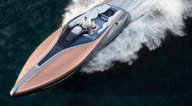 Lexus Sport Yacht - dlaczego nie? BIZNES, Motoryzacja - Od deskolotki po statek kosmiczny, a w standardzie luksusowe, pionierskie i zachwycające designem auta. Z tego słynie Lexus. W ostatnich dniach marka udowodniła, że nie tylko na drodze i w powietrzu się odnajdzie, ale i na wodzie.