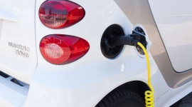 Assistance również dla pojazdów elektrycznych BIZNES, Motoryzacja - Rynek pojazdów elektrycznych rozwija się. Chcąc zapewnić najwyższą jakość usług assistance wszystkim klientom, również entuzjastom ekologicznej jazdy, Europ Assistance Polska stawia na szkolenia specjalistyczne z zakresu obsługi pojazdów elektrycznych.