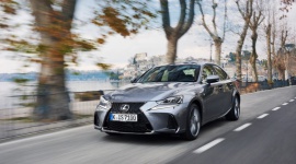 Skandynawowie wciąż najbardziej cenią Lexusa BIZNES, Motoryzacja - Lexus zajął pierwsze miejsce w rankingu AutoIndex, największym badaniu zadowolenia posiadaczy samochodów w Szwecji i Norwegii. Już po raz szósty z rzędu!