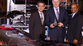 Webasto docenione przez Forda BIZNES, Motoryzacja - Firma Webasto, lider rynku systemów dachowych i ogrzewania postojowego, już po raz szósty została uhonorowana przez Ford Motor Company nagrodą World Excellence Award.