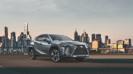 Najmniejszy SUV Lexusa będzie rywalem dla X1, GLA i Q3 BIZNES, Motoryzacja - Na targach motoryzacyjnych w Genewie został zaprezentowany Lexus UX. Pierwszy w historii kompaktowy crossover Lexusa będzie na polskim rynku konkurował przede wszystkim z niemiecką konkurencją – modelami takimi jak Q3, X1 czy GLA.