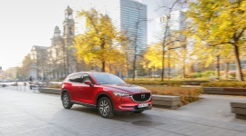 Mazda CX-5 najchętniej wybieranym modelem marki w Polsce w pierwszym półroczu 20 BIZNES, Motoryzacja - Po raz pierwszy model z segmentu SUV został liderem sprzedaży Mazdy w Polsce.