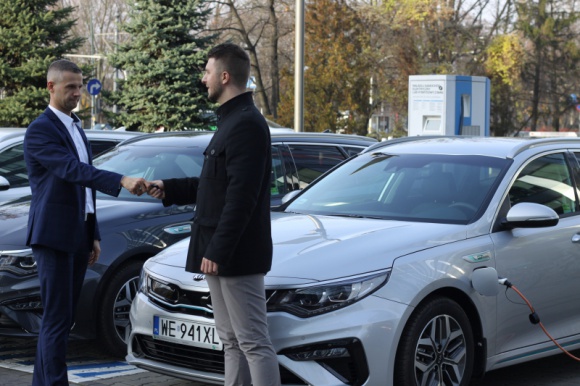 Arval konsekwentnie powiększa zieloną flotę.