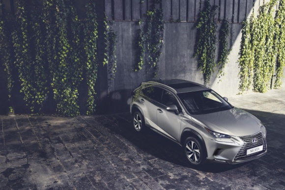 Lexus rejestruje znak towarowy. NX w wersji hybrydowej plug-in niemal pewny