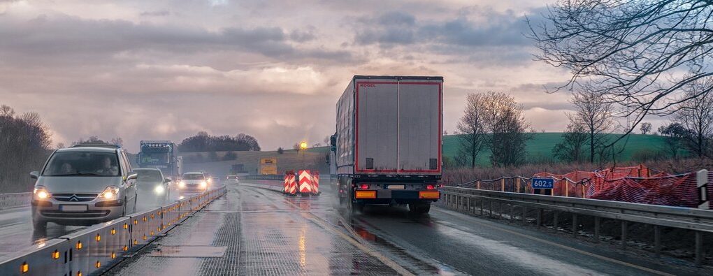 Nowe technologie w motoryzacji i transporcie, o których nie wiecie. Geofencing – co to jest?