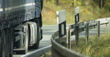 Branża transportowa łapie oddech. Czy pakiet mobilności zakłóci powrót do równowagi? , - Raport INELO na podstawie danych telematycznych GBOX